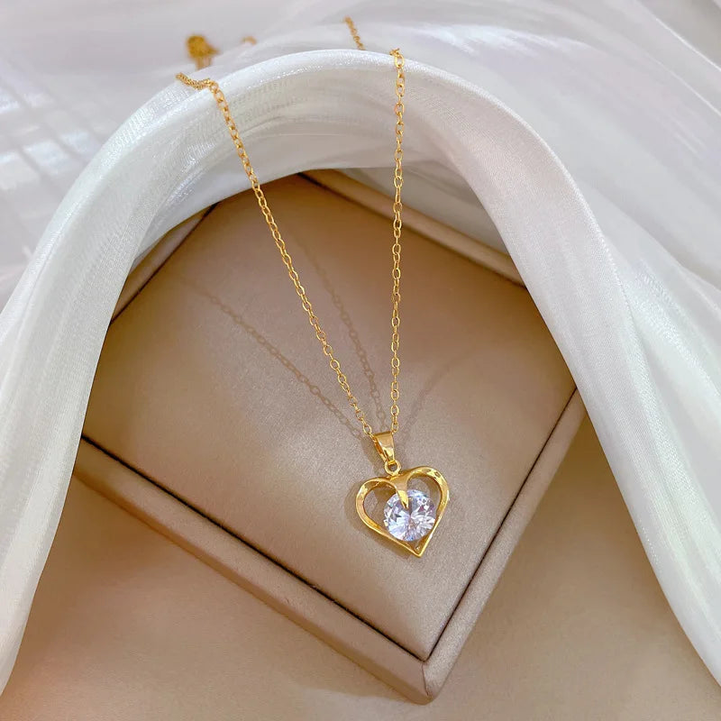 Chaine Papillon jaune doré