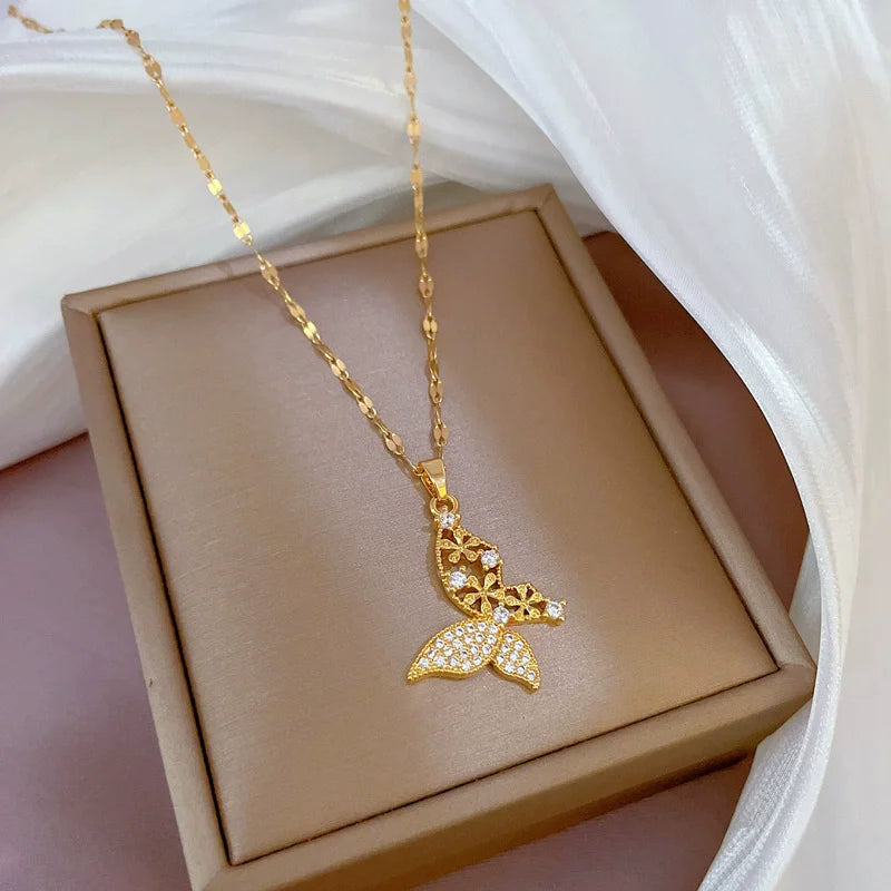 Chaine Papillon jaune doré
