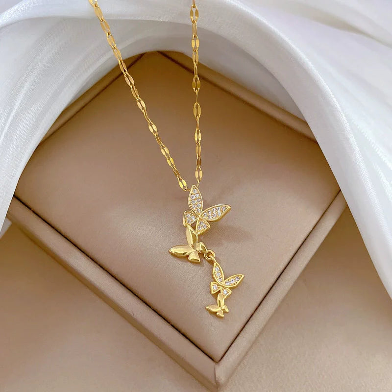 Chaine Papillon jaune doré