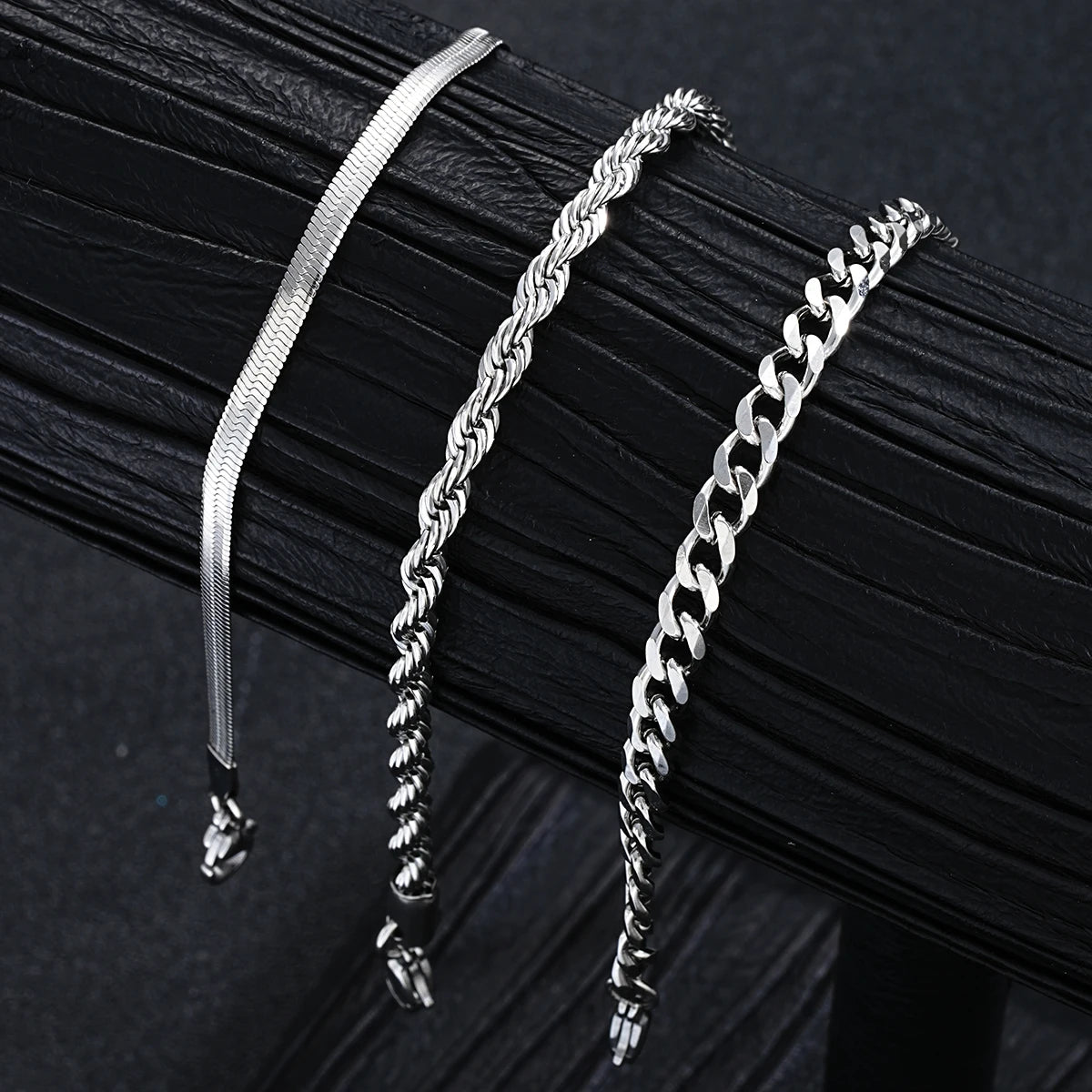 Chaine grise argent acier inoxydable
